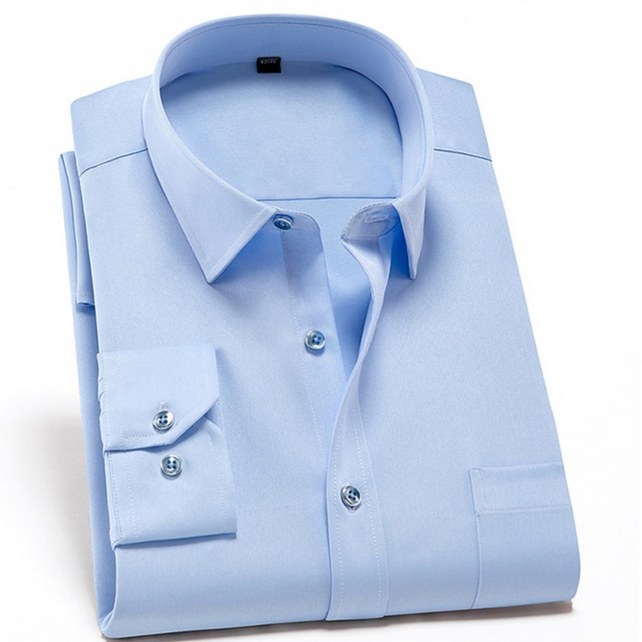 Chemise élégante homme stretch, ouverte au col, look décontracté chic et moderne, parfaite pour l'automne.