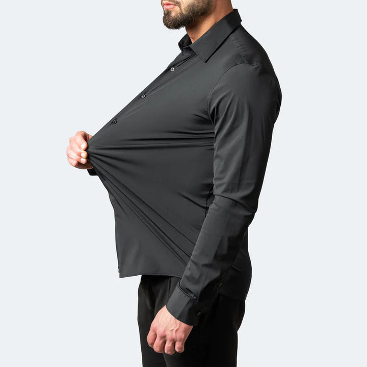 Chemise homme anti-froissement sans repassage, pliée, prête à porter. Praticité et style masculin assurés.