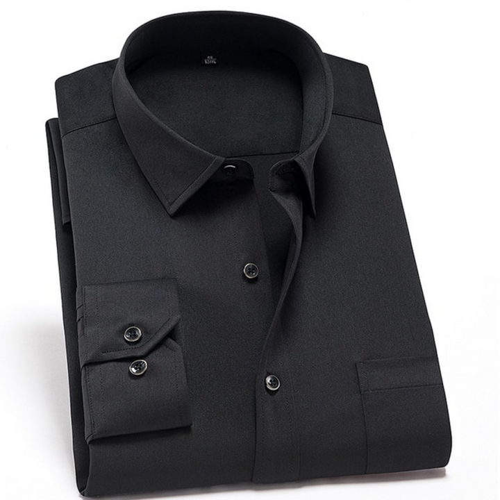 Dos d'une chemise homme stretch anti-froissement, coupe ergonomique pour liberté de mouvement et style.