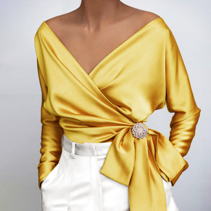 Chemisier élégant femme, un haut polyvalent pour un style intemporel, idéal bureau ou soirée chic.