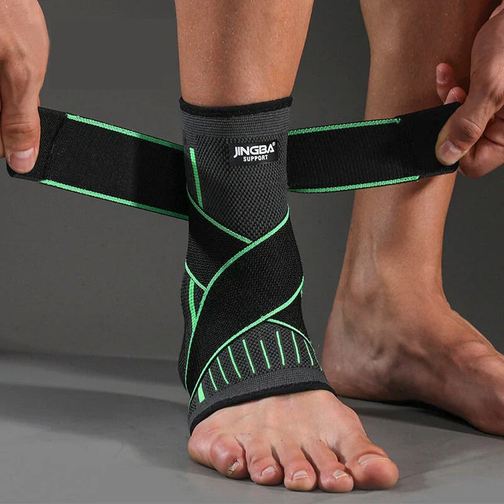 Chevillère compression pour soutien articulaire et soulagement de la douleur.  Image montrant une chevillère ajustée.
