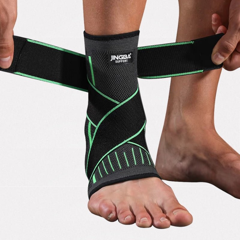 "Chevillère Ortho Compress grise élégante offrant soutien, soulagement douleur, confort pieds, s'adapte ergonomiquement."