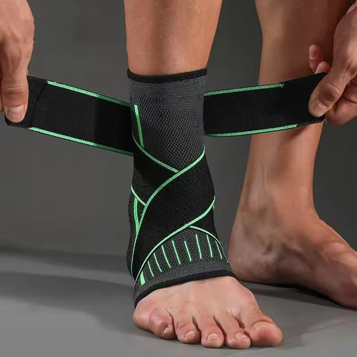 "Chevillère Ortho Compress grise élégante offrant soutien, soulagement douleur, confort pieds, s'adapte ergonomiquement."