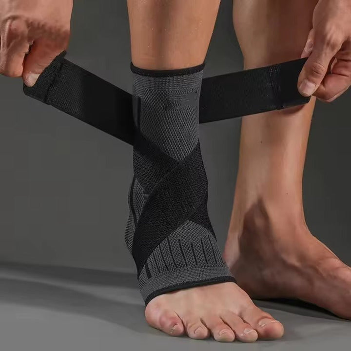 "Chevillère Ortho Compress grise élégante offrant soutien, soulagement douleur, confort pieds, s'adapte ergonomiquement."