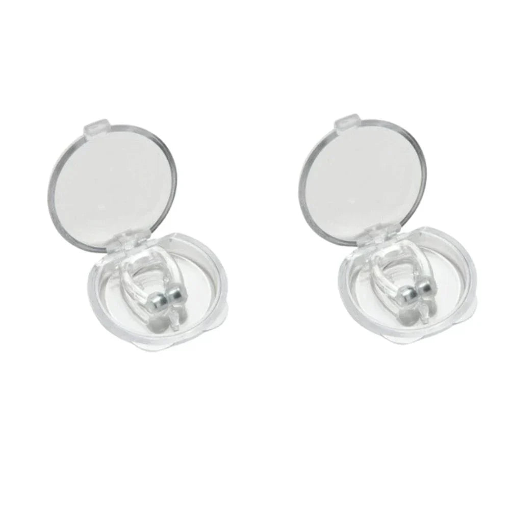 Clip Nez Anti-Ronflement en silicone hypoallergénique, compact et réutilisable, couleur transparente, vue de côté.