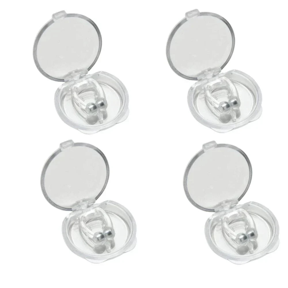 Clip Nez Anti-Ronflement en silicone hypoallergénique, compact et réutilisable, couleur transparente, vue de côté.