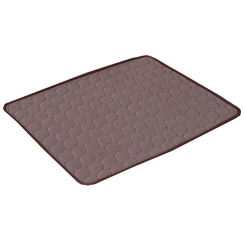 Tapis rafraîchissant auto-réfrigérant pour chat, idéal pour un repos frais et agréable.