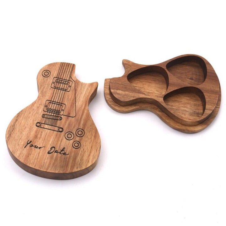 Coffret cadeau médiators guitare en bois gravés.  Accessoires guitare, design élégant.