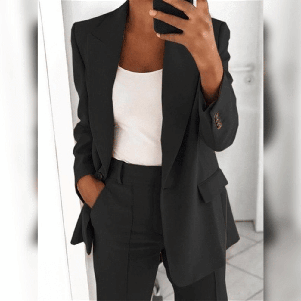 Combinaison élégante taille XL-5XL.  Coupe ajustée, tissu confortable.  Parfait pour le bureau ou les sorties.