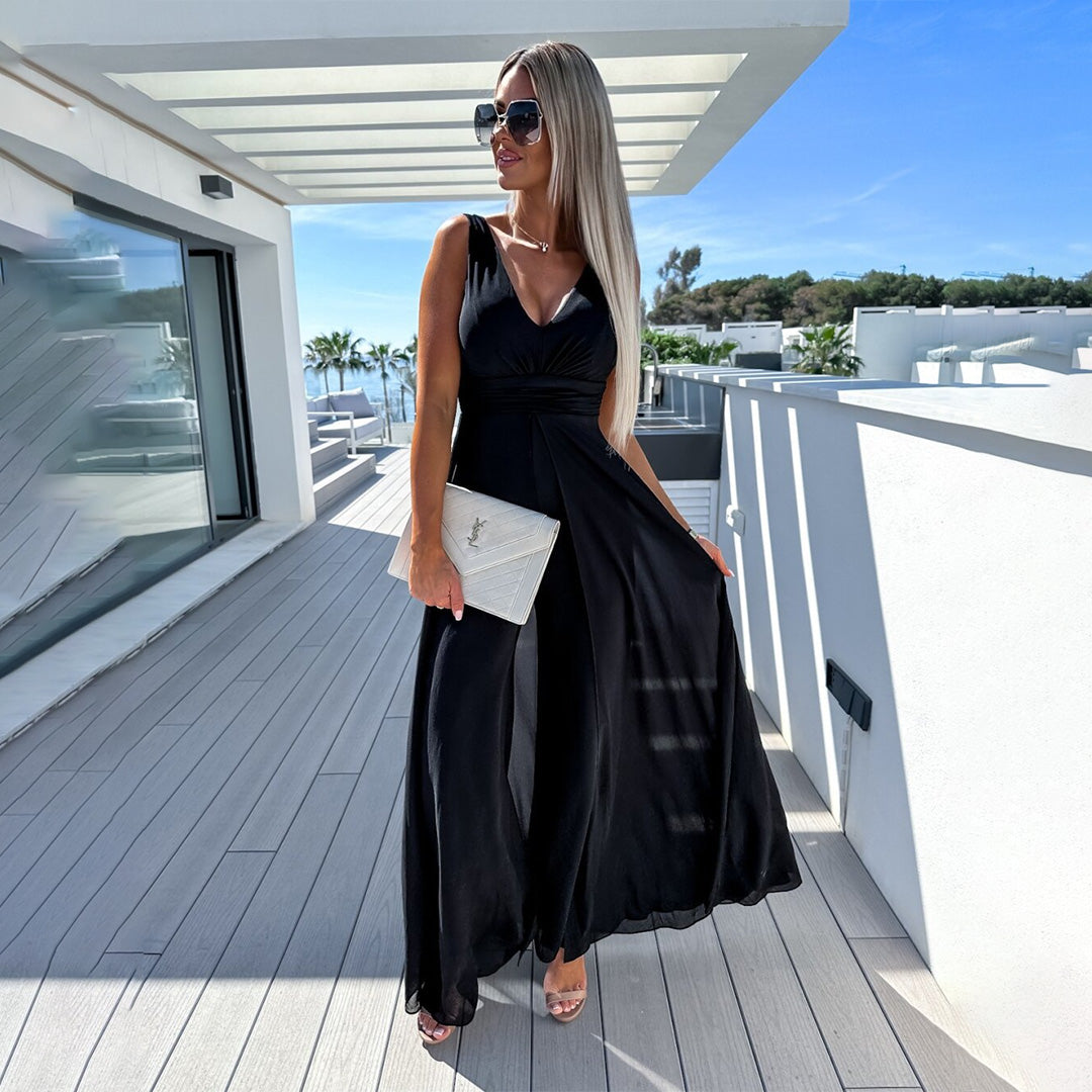 "Combinaison femme chic, noir, taille cintrée, décolleté V, valorise silhouette, élégante et féminine, pour divers événements