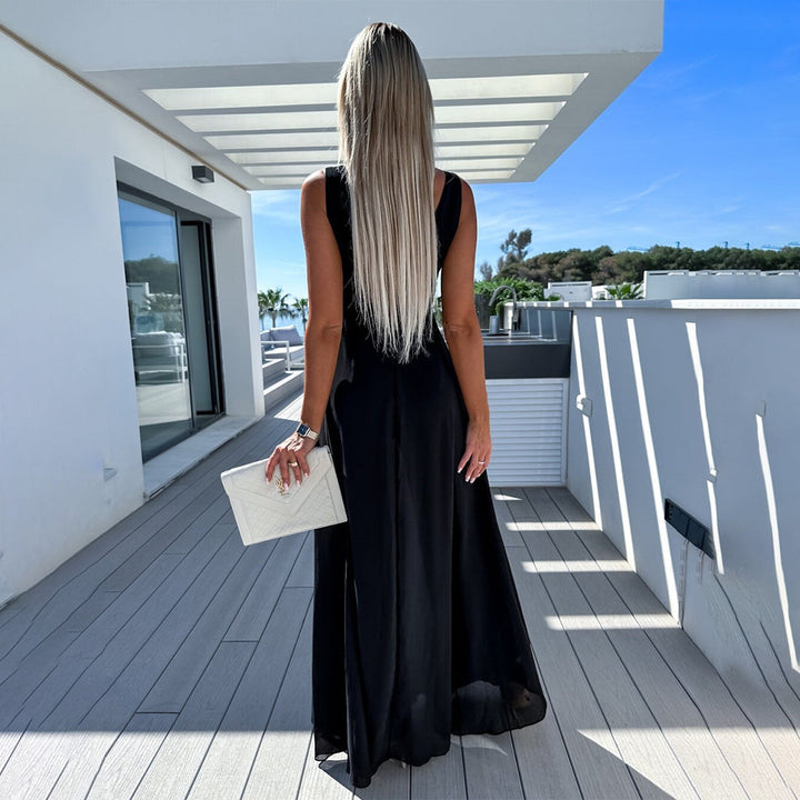 "Combinaison femme chic, noir, taille cintrée, décolleté V, valorise silhouette, élégante et féminine, pour divers événements