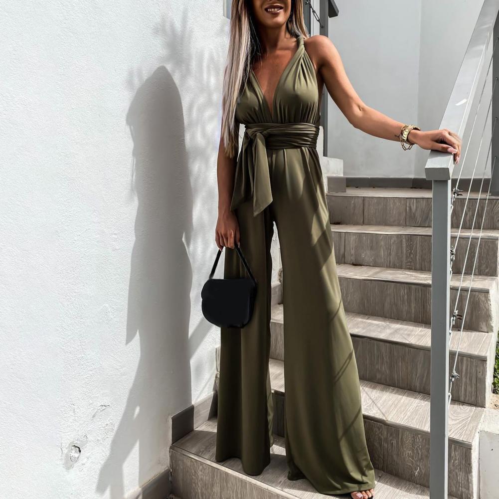 Jumpsuit femme chic avec un décolleté en V et pantalon fluide à jambes larges, pour mode printemps été.
