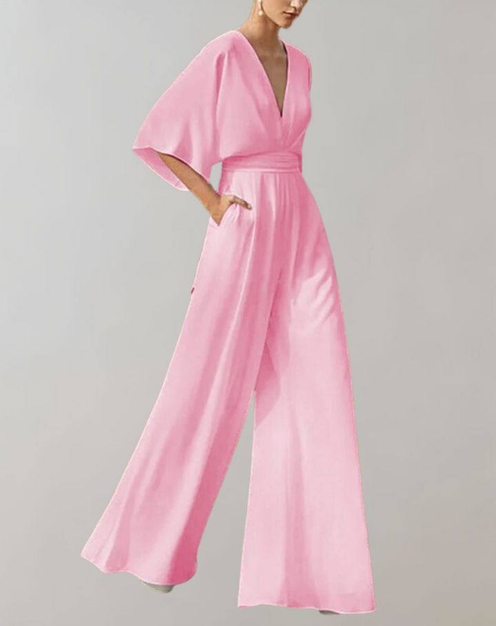 Combinaison femme habillée pour occasions spéciales, élégante, décolleté, jambes larges. Confortable.