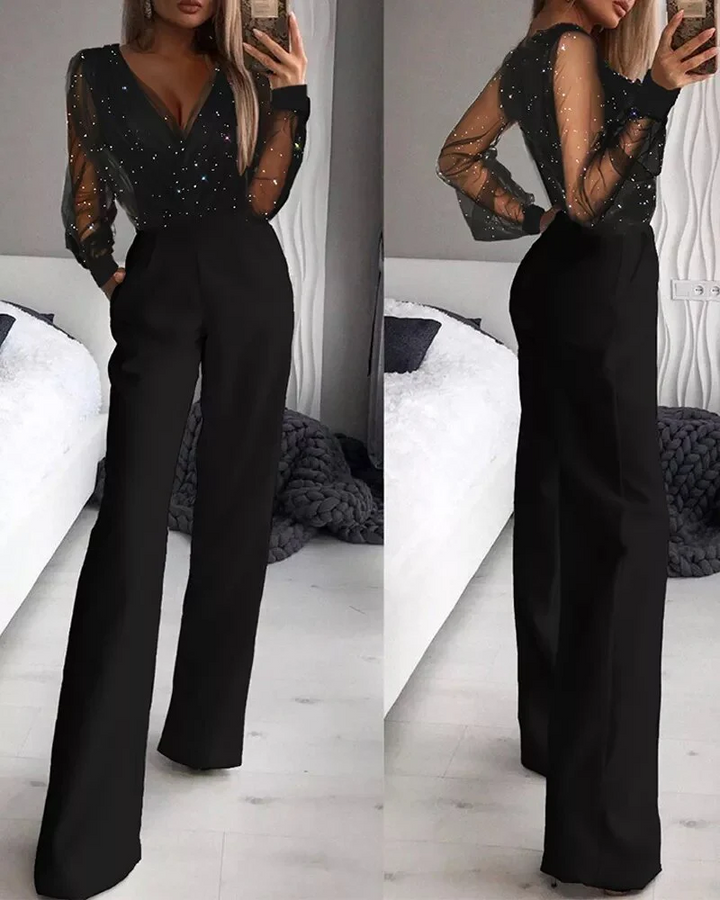 Tenue de soirée glamour : combinaison chic femme en maille scintillante, coupe élégante à jambes larges.