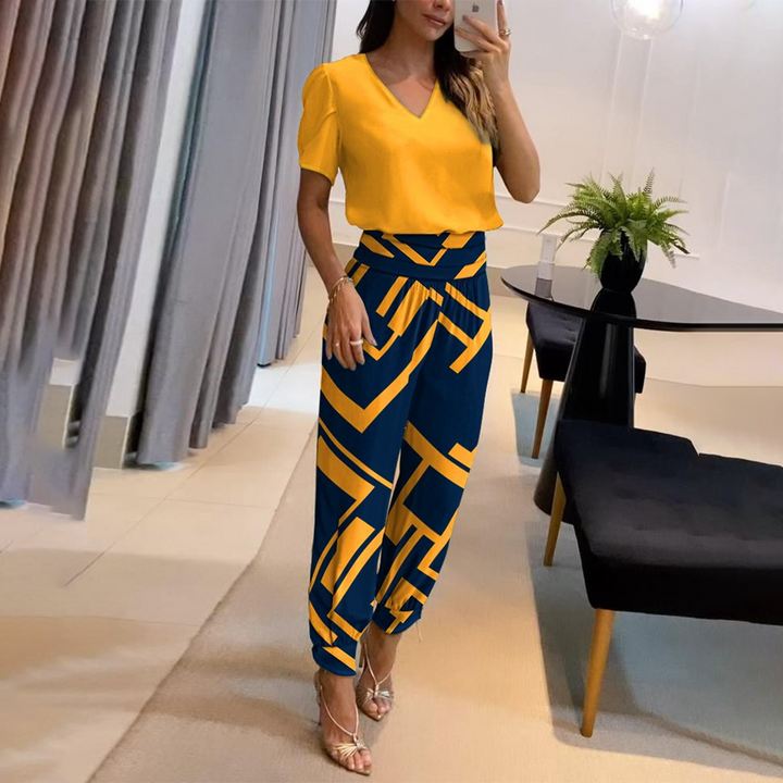 Combinaison Shyamala, confortable et élégante. Jumpsuit femme à motif géométrique pour une mode décontractée quotidienne.