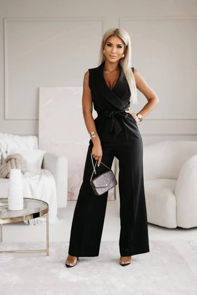 "Combinaison fluide ample, élégante pour femme, idéale soirées, silhouette élancée, décolleté croisé, ceinture ajustée."