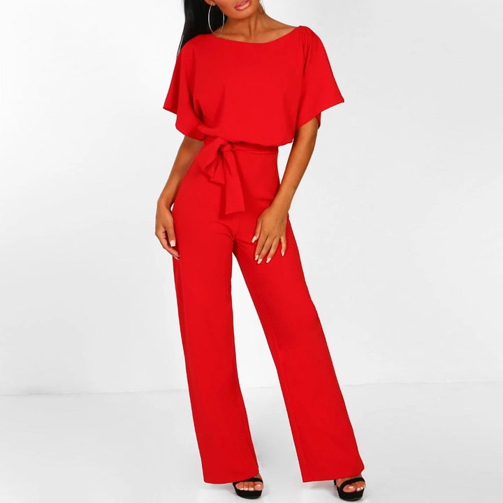 Vêtement femme : combinaison élégante à jambes larges, coupe flatteuse pour une silhouette raffinée.