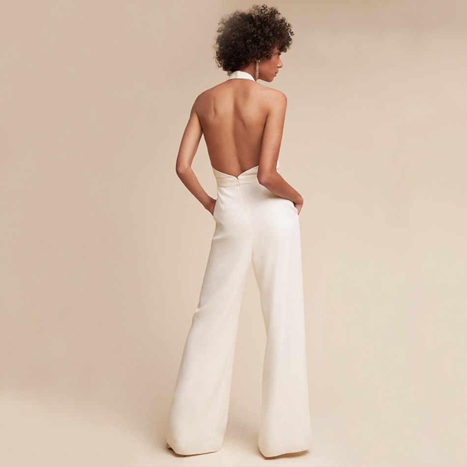 Combinaison longue élégante, pantalon évasé.  Coupe flatteuse et confortable.  Parfait pour toutes occasions.