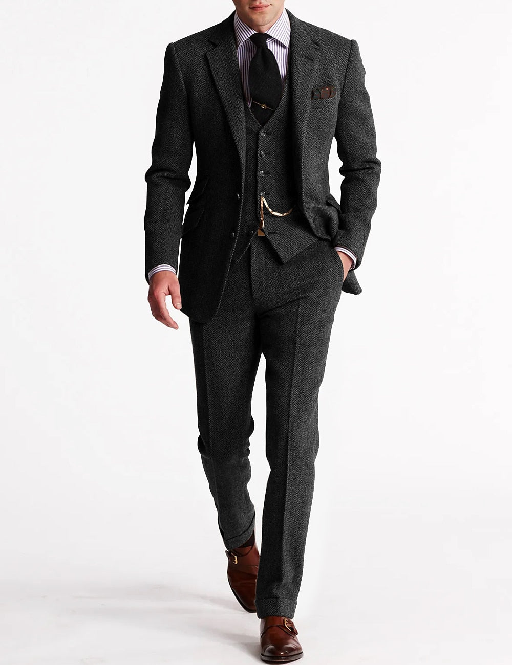 "Costume 3 pièces homme, smoking tweed élégant, fini impeccable, look raffiné, tissus de qualité, coupe sur mesure."