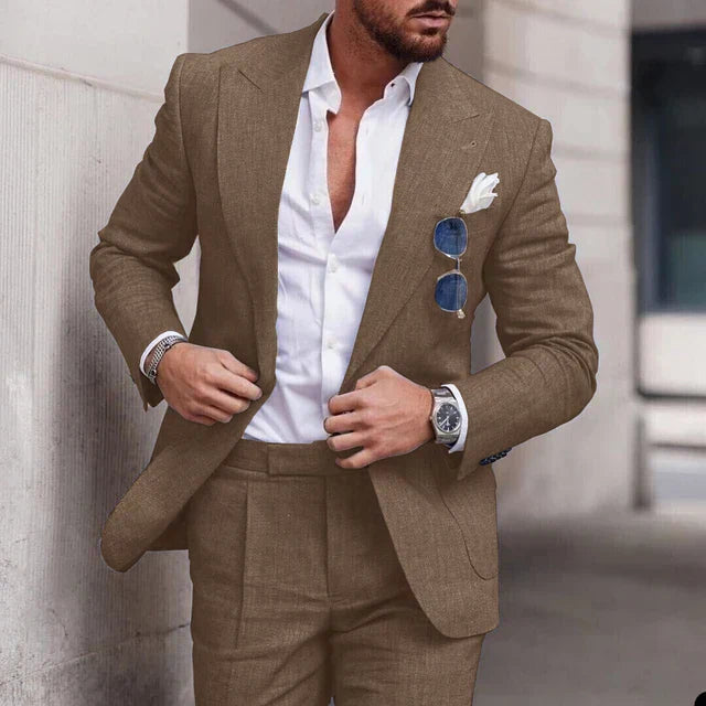 "Costume en lin pour mariages, élégant deux pièces, avec revers raffiné et coupe classique, pour hommes sophistiqués."