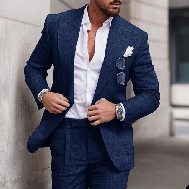 "Costume en lin pour mariages, élégant deux pièces, avec revers raffiné et coupe classique, pour hommes sophistiqués."
