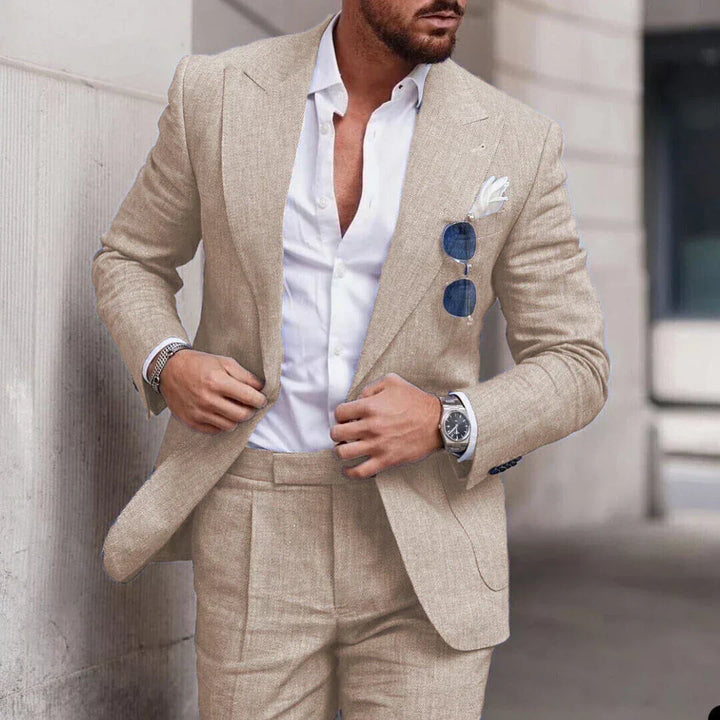 "Costume en lin pour mariages, élégant deux pièces, avec revers raffiné et coupe classique, pour hommes sophistiqués."