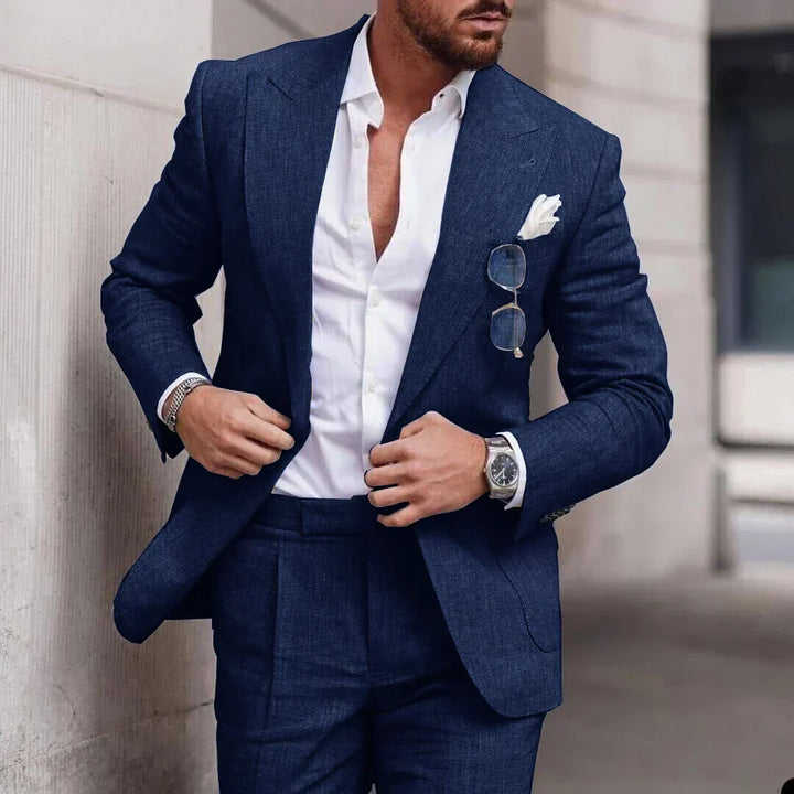 "Costume en lin pour mariages, élégant deux pièces, avec revers raffiné et coupe classique, pour hommes sophistiqués."