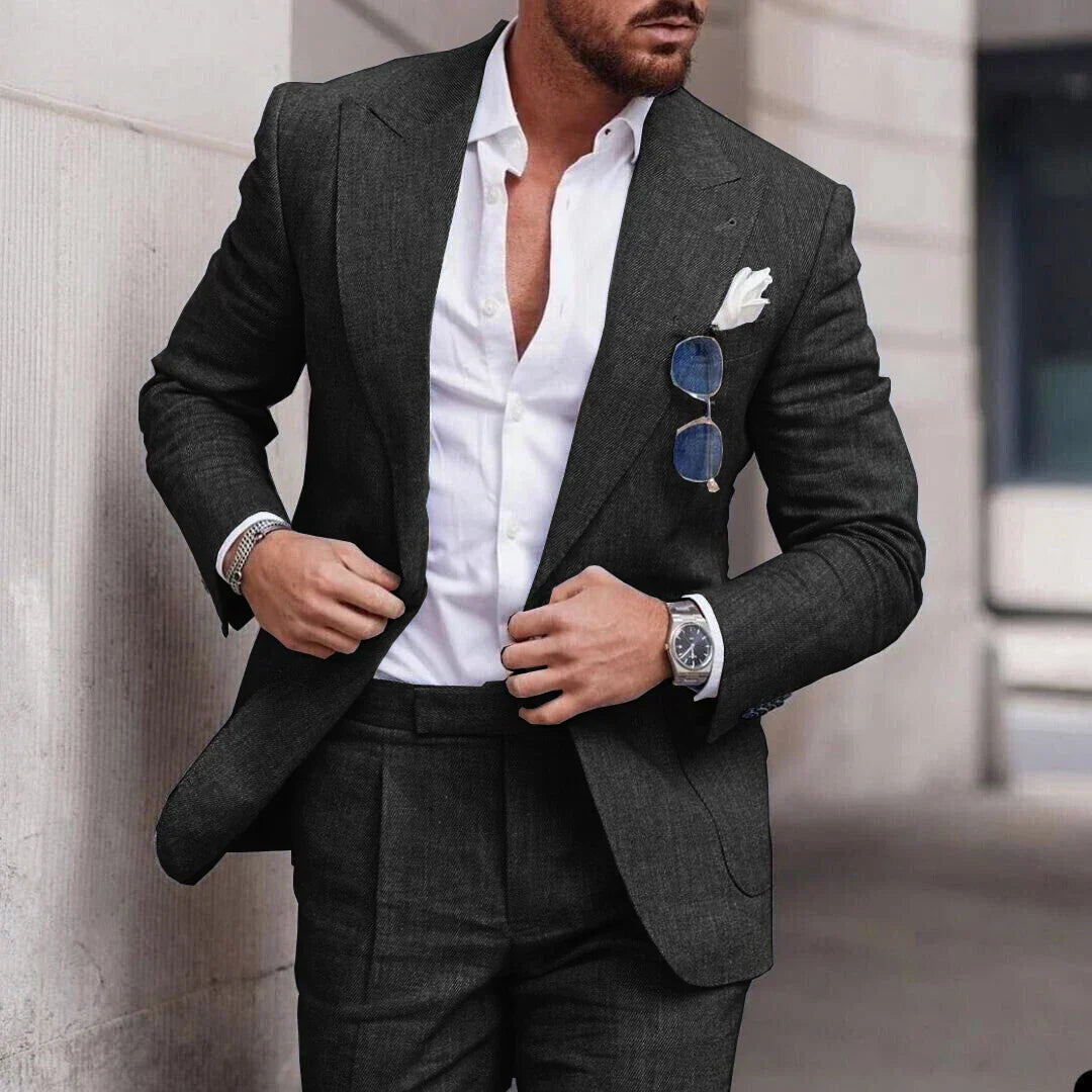"Costume en lin pour mariages, élégant deux pièces, avec revers raffiné et coupe classique, pour hommes sophistiqués."