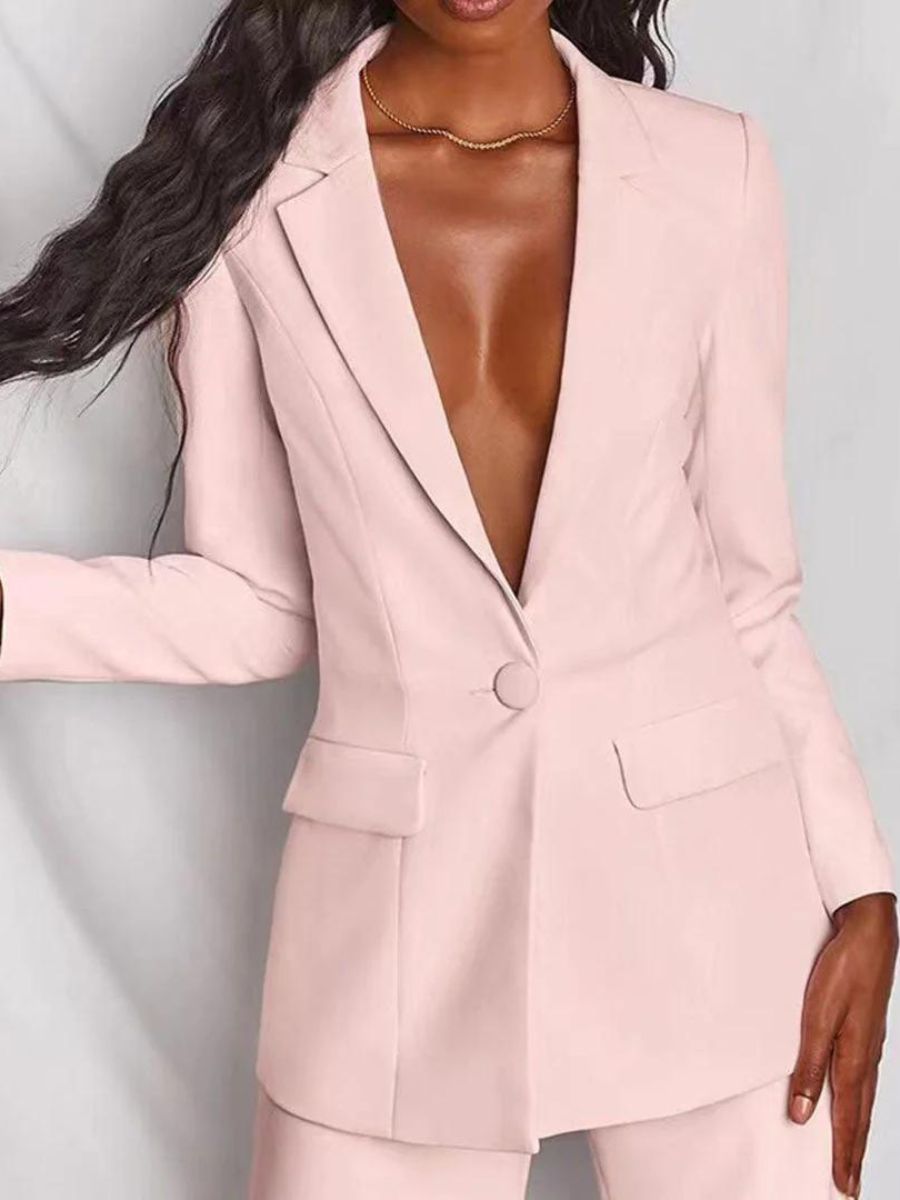 Élégant ensemble costume femme automne. Tenue de bureau confortable et style classique pour la femme moderne.