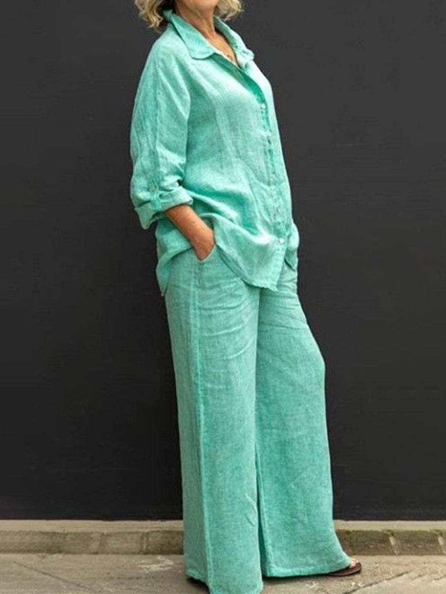 Costume femme élégant en coton lin respirant, ensemble deux pièces. Idéal pour l'été chic.