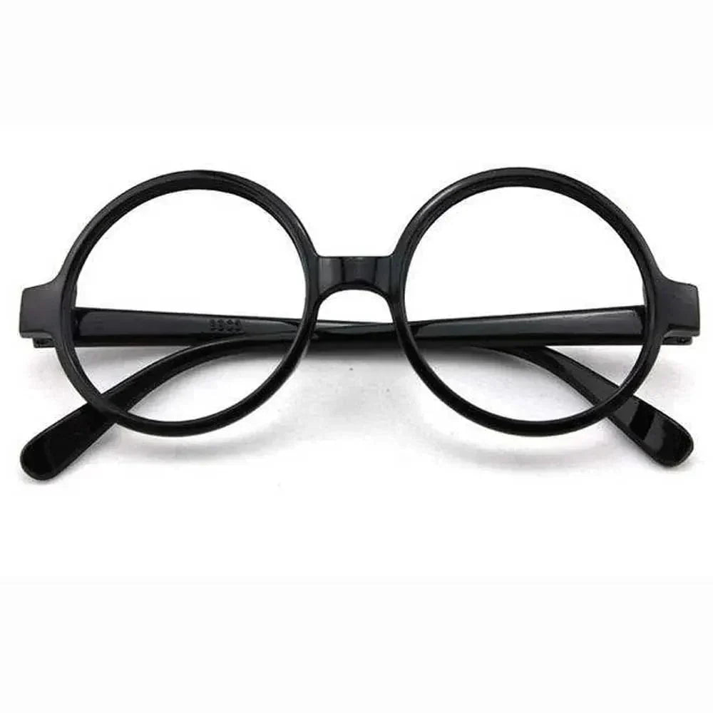Détail de la robe de sorcier Harry Potter : emblème Poudlard brodé. Qualité supérieure pour déguisement enfant.