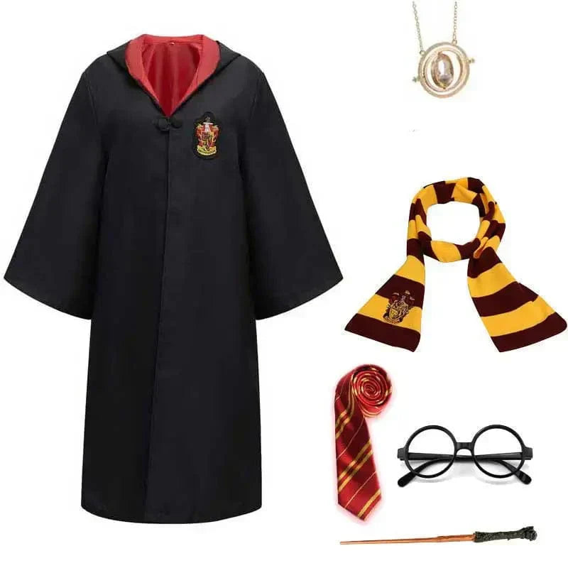 Robe de sorcier noire Harry Potter avec emblème Poudlard, idéale pour déguisement d'Halloween ou fête d'enfant.