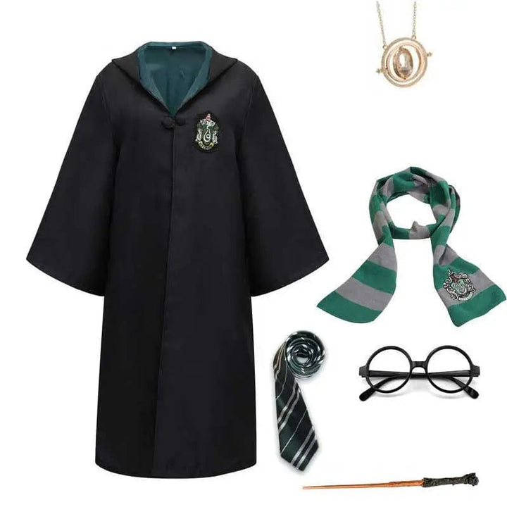 Accessoires magiques Harry Potter: baguette, lunettes rondes, cravate Poudlard. Essentiels pour un jeune sorcier.