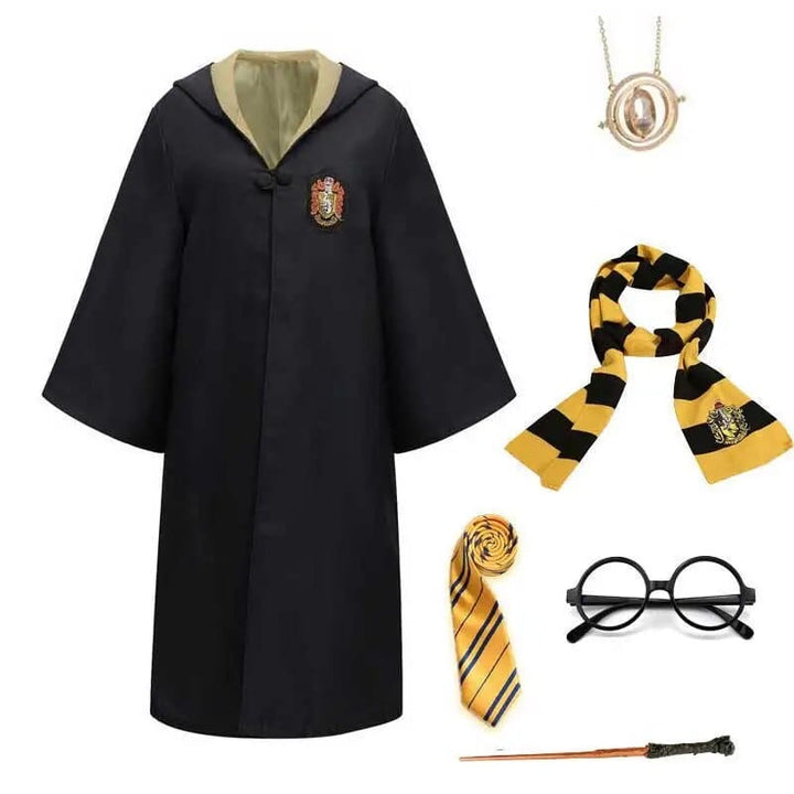 Déguisement Harry Potter détaillé avec robe longue et écharpe Poudlard pour enfant. Idéal Halloween ou soirée à thème.