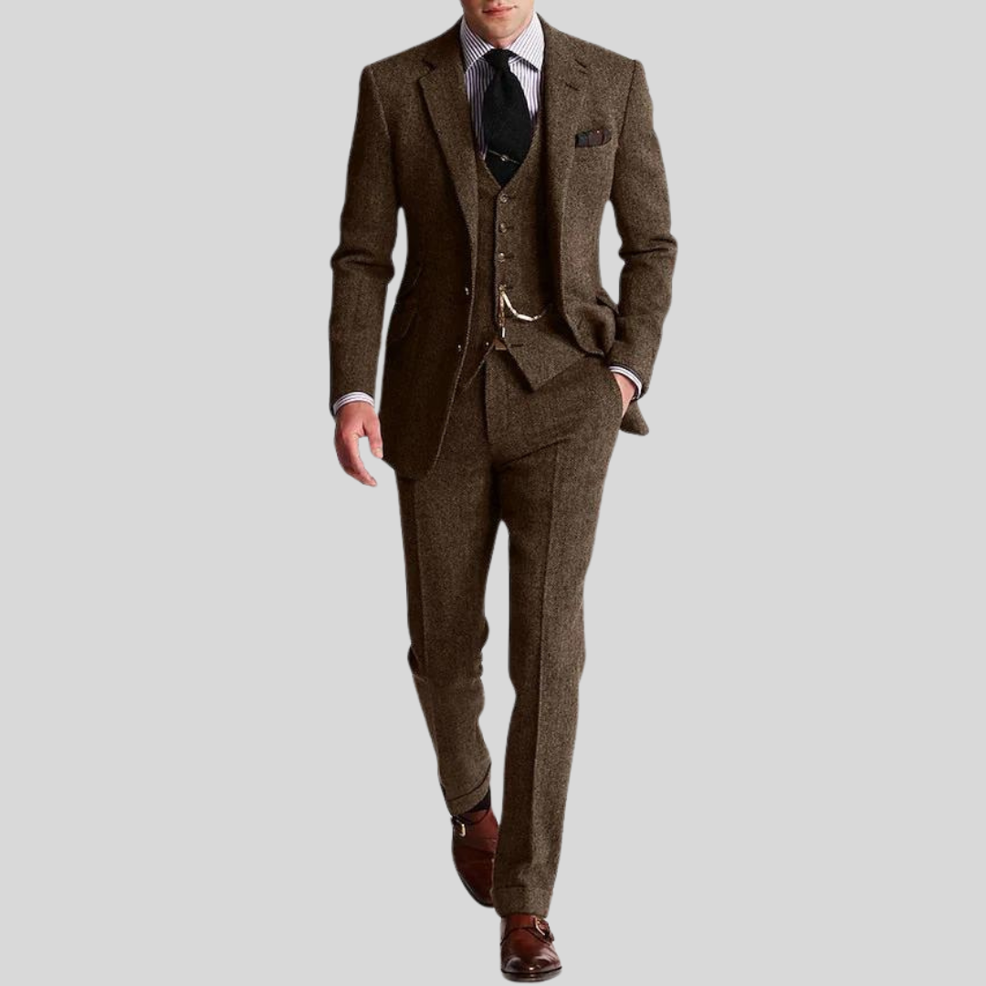 "Costume homme tweed trois pièces, coupe slim, veste, gilet, élégant et raffiné, idéal pour occasions formelles."