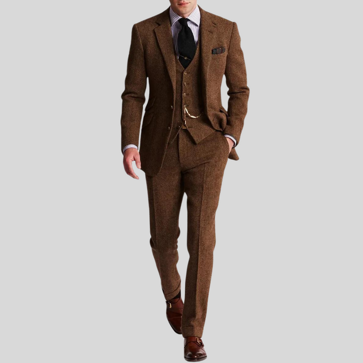"Costume homme tweed trois pièces, coupe slim, veste, gilet, élégant et raffiné, idéal pour occasions formelles."
