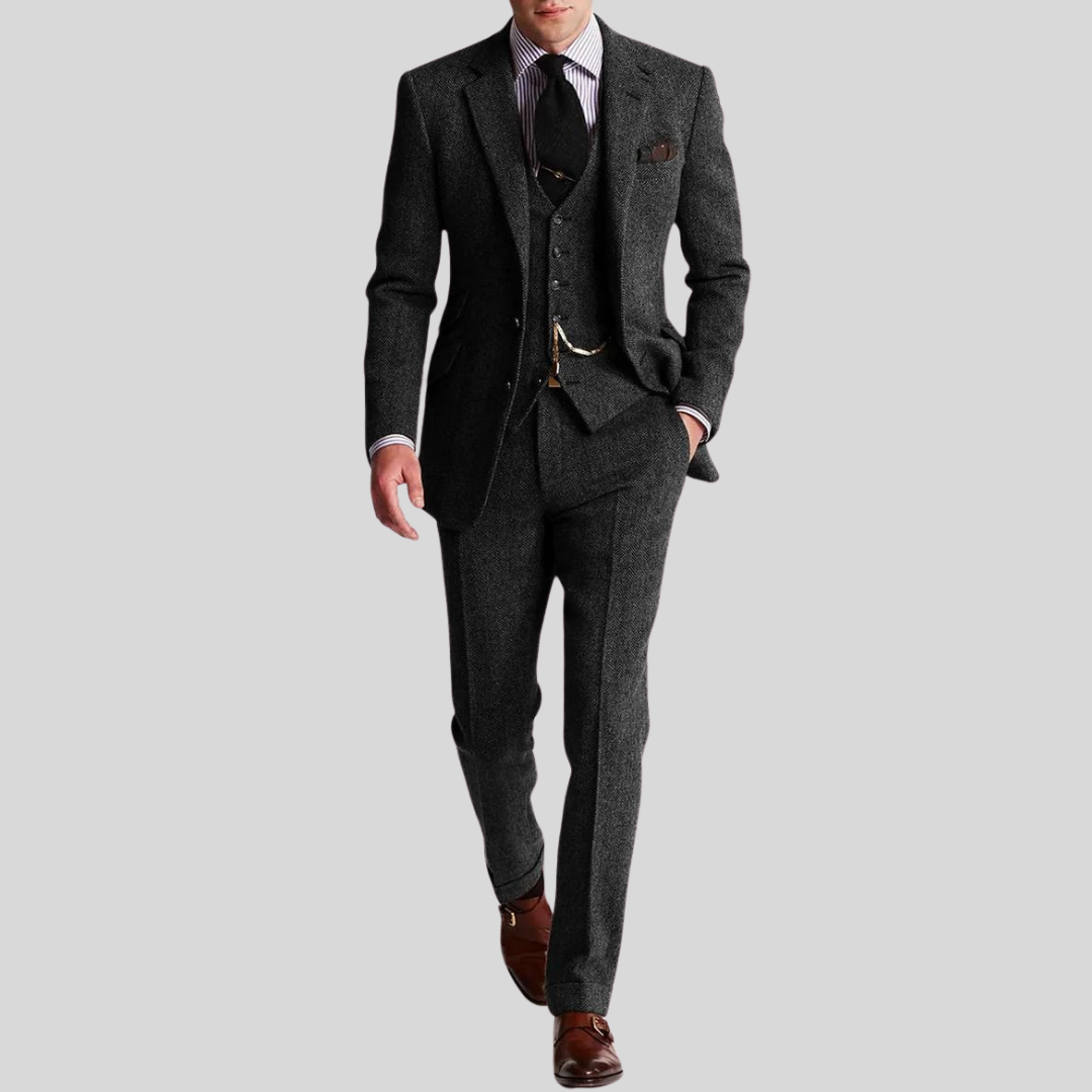 "Costume homme tweed trois pièces, coupe slim, veste, gilet, élégant et raffiné, idéal pour occasions formelles."