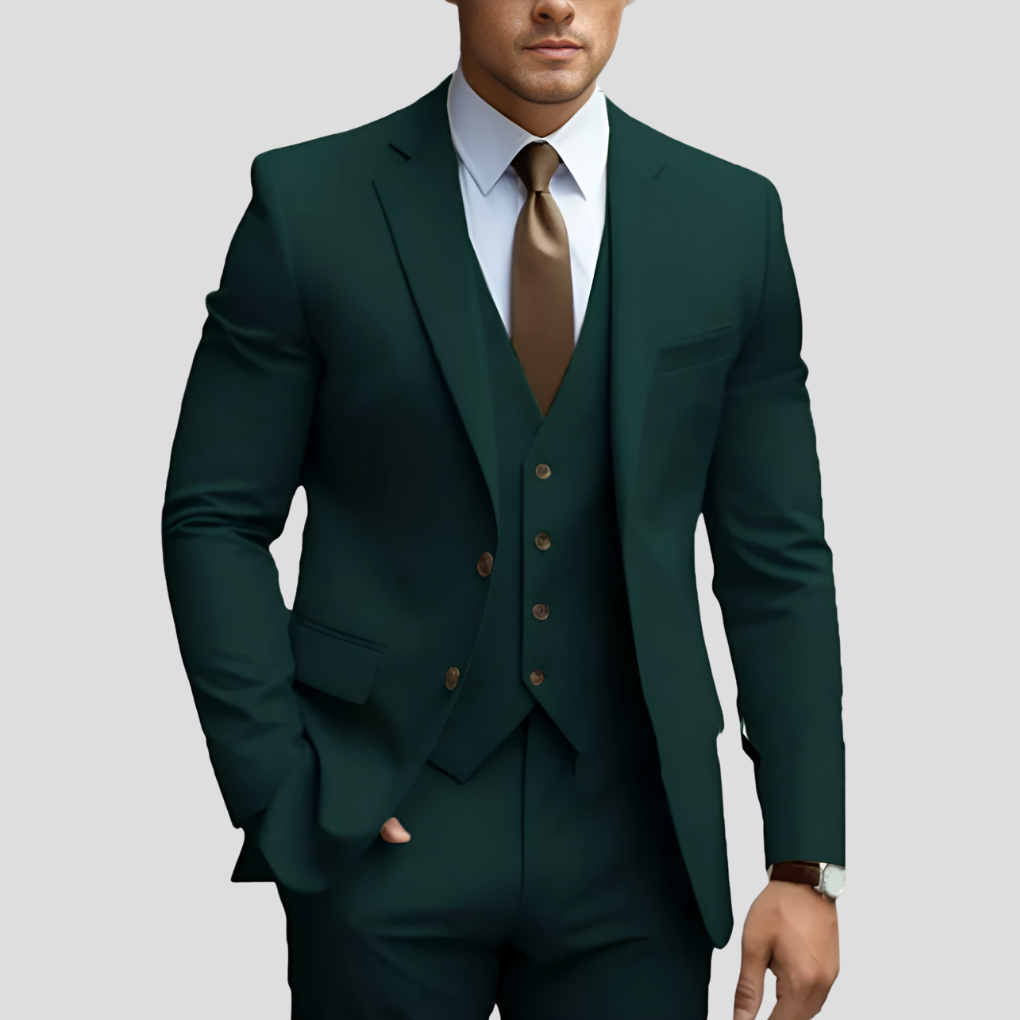 "Costume trois pièces slim fit beige, coupe élégante, veste, pantalon et gilet pour un look moderne et raffiné"