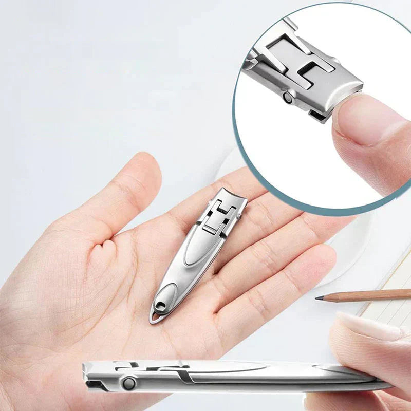 "Coupe-ongles ergonomique en acier inoxydable, design compact pour manucure précise et sans effort, confort antidérapant."