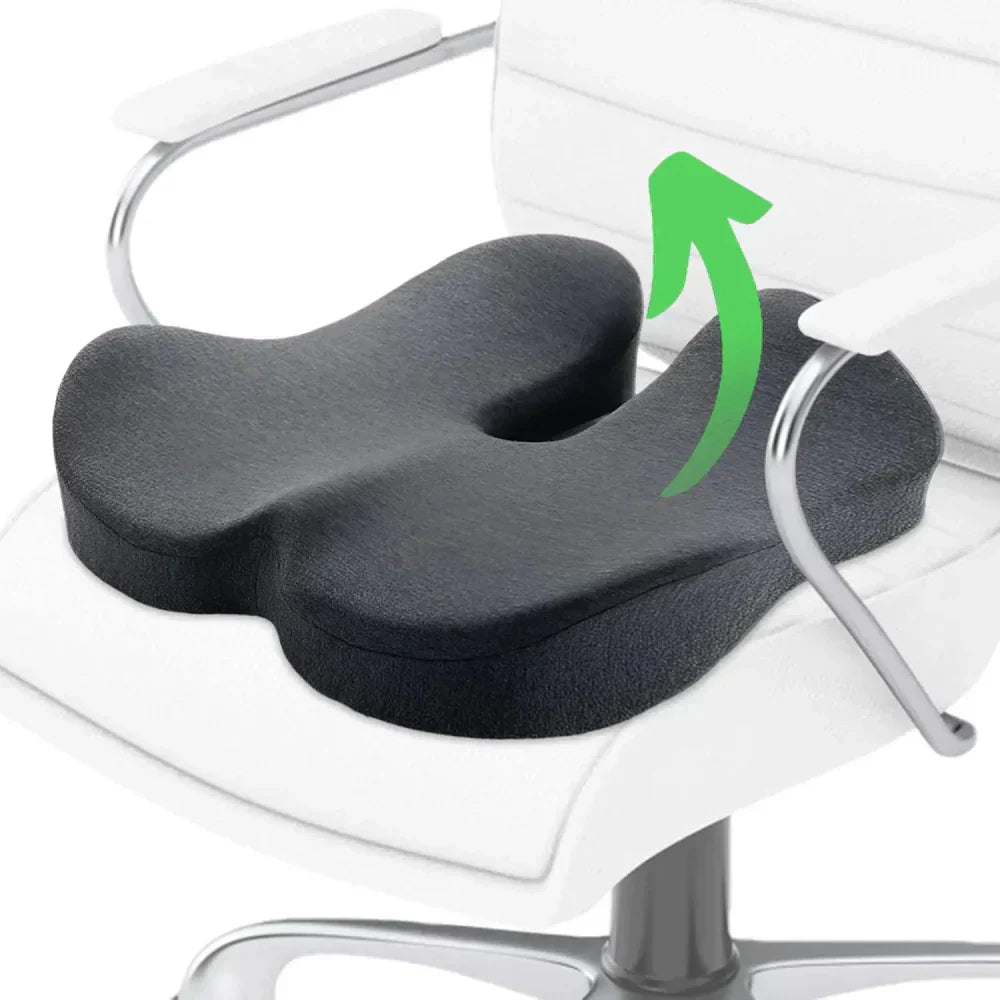 Coussin ergonomique beige pour soulager douleur nerf pudendal, mousse haute densité, forme anatomique avec découpe.