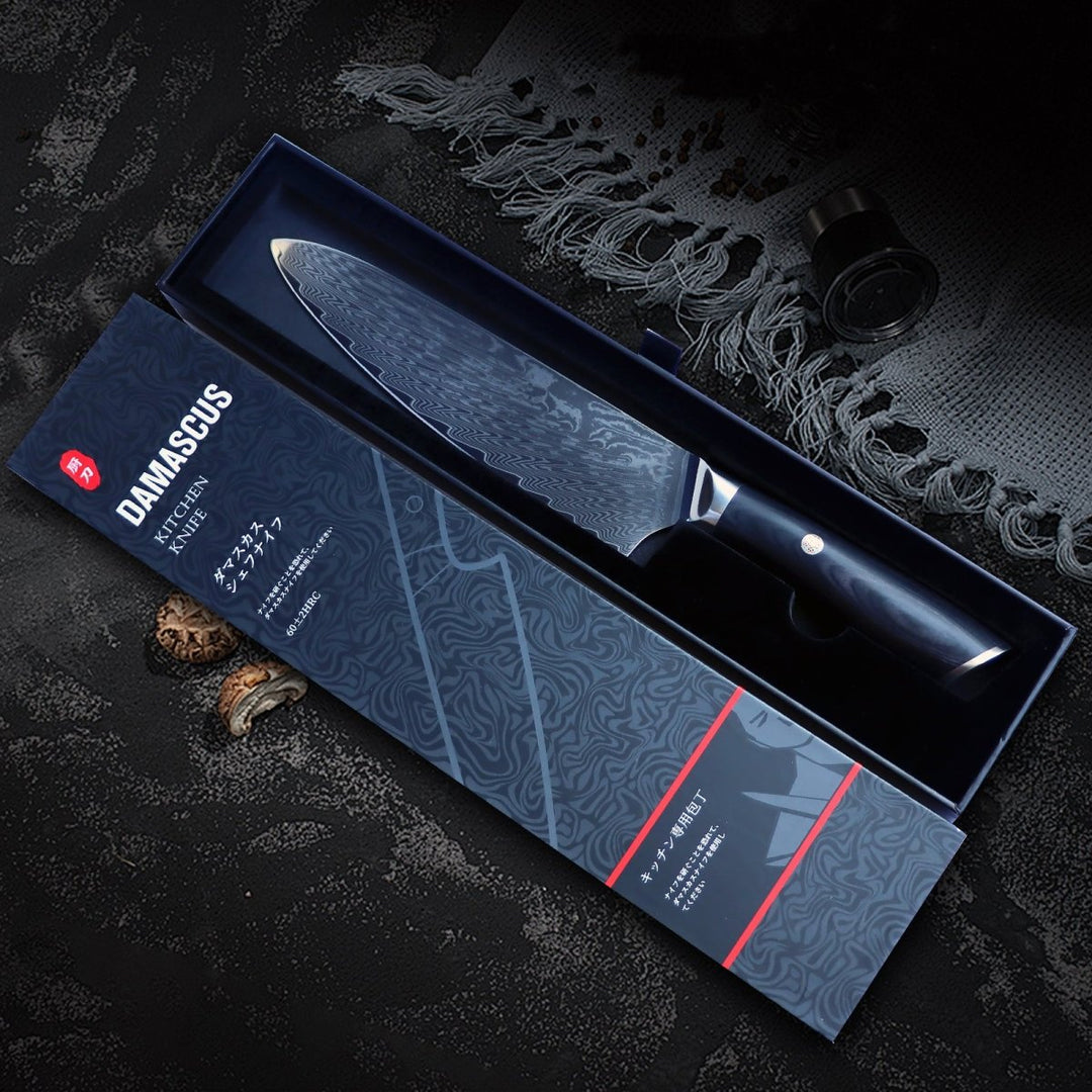 Couteau chef japonais 8", acier Damas, lame ciselée, manche bois noir.  Précision & élégance.