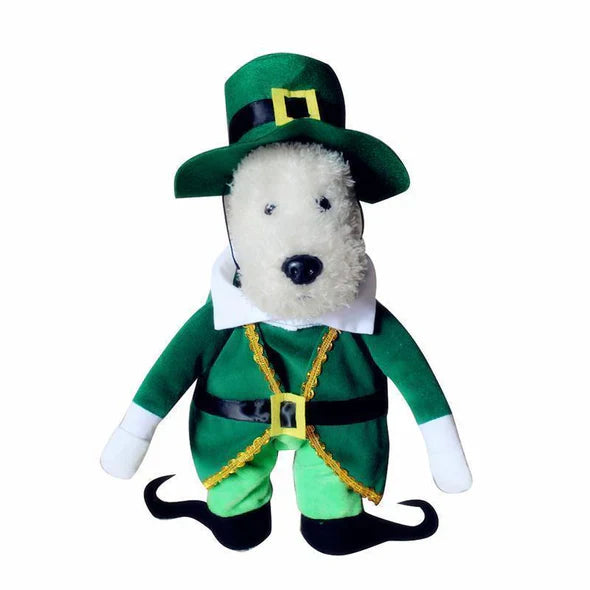 "Déguisement créatif chien pirate avec chapeau et foulard, costume original pour occasions spéciales, confort optimal"