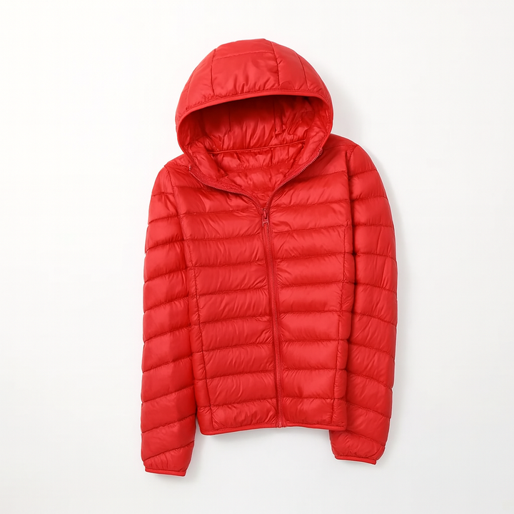 Doudoune femme urbaine à capuche, style et chaleur pour la ville en hiver. Veste matelassée tendance.