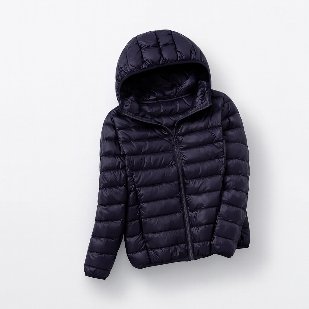 Doudoune femme tendance à capuche, vêtement hivernal incontournable et chaud. Style et confort.