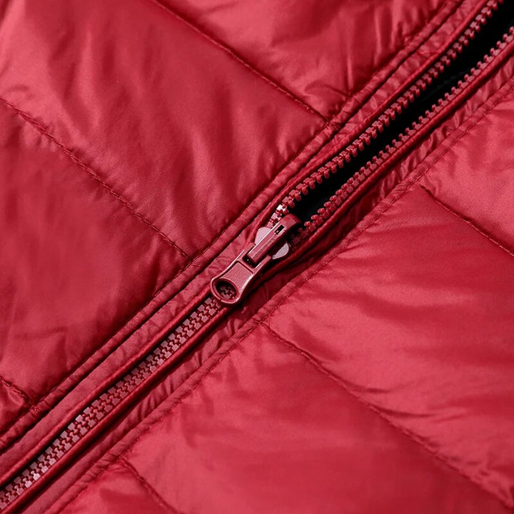 Doudoune femme ultraconfortable et chaude à capuche, pour un hiver stylé. Veste matelassée élégante.