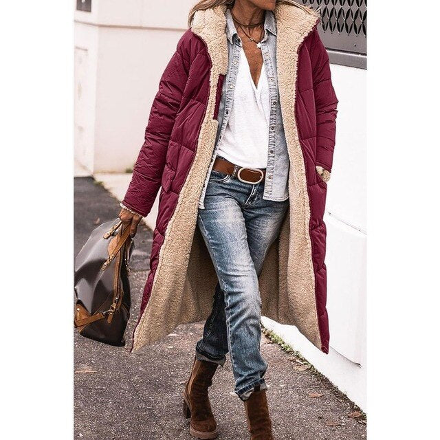 Veste doudoune femme hiver, chaleur douce garantie, confort optimal en extérieur.
