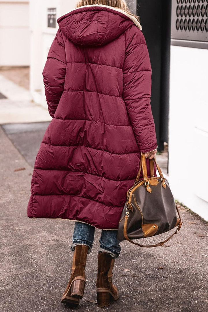 Doudoune femme pour l'hiver, très chaude et agréable à porter, style mode.
