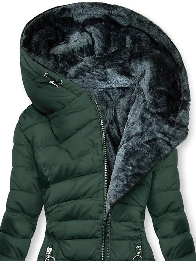 Veste doudoune femme coupe longue, élégante et chaude, style hivernal pour un confort optimal en ville.