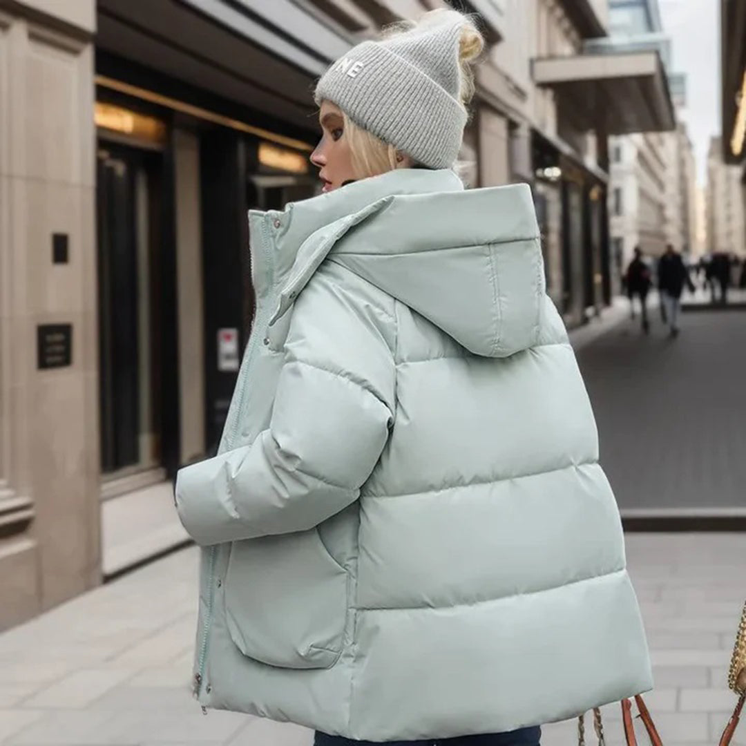 Doudoune femme Krystine, veste matelassée mode pour saison froide. Manteau moderne et élégant, garde au chaud.