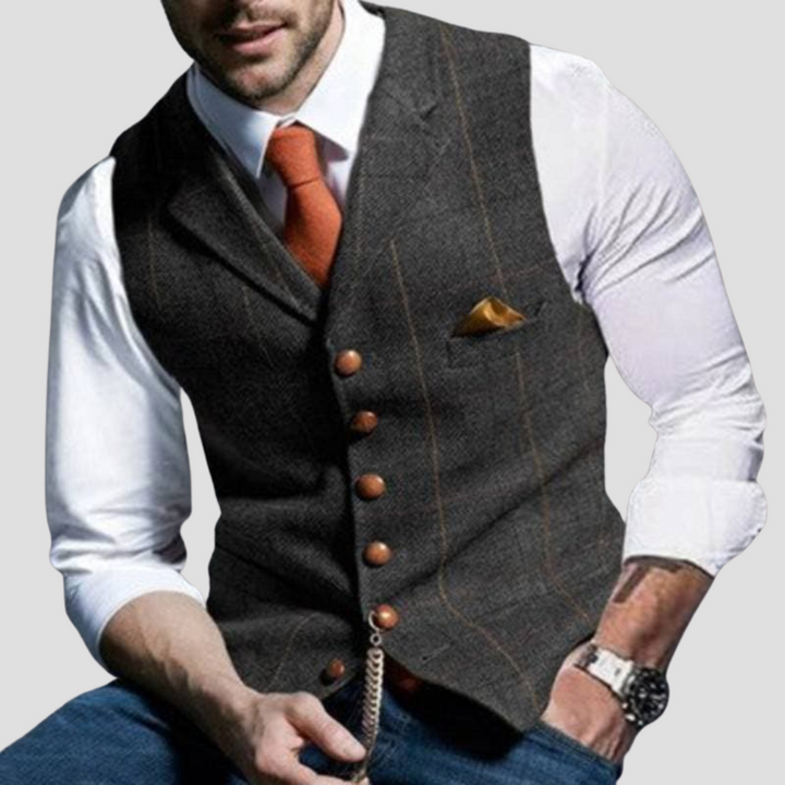"Élégant gilet sans manches homme, coupe ajustée, boutons contrastants, tissu coton mélangé, parfait pour style moderne."